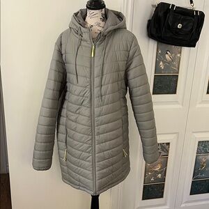 Eddie Bauer Women's Grayish/green Puffer Jacket